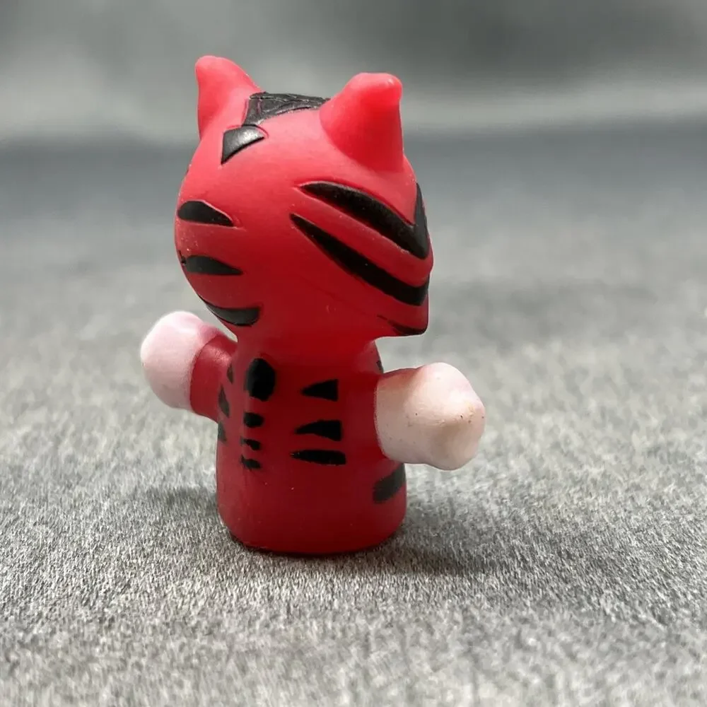 Red Tiger Finger Puppet Plastic Rubber Zoo Jungle Safari Party Favor Toy 2 Inch